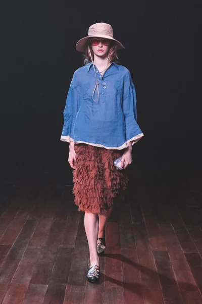 Look 15